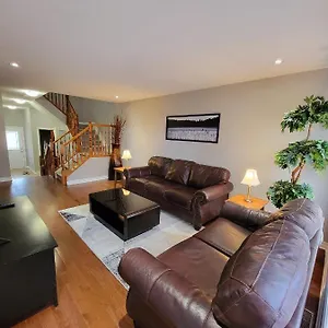Cozy 3 Bedroom Town House 20 Min From Down Town And Airport Apartment