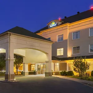Days By Wyndham Airport Отель