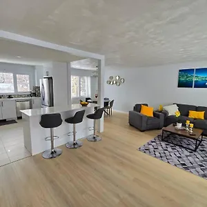  Villa 3 Bedroom Away From Canada