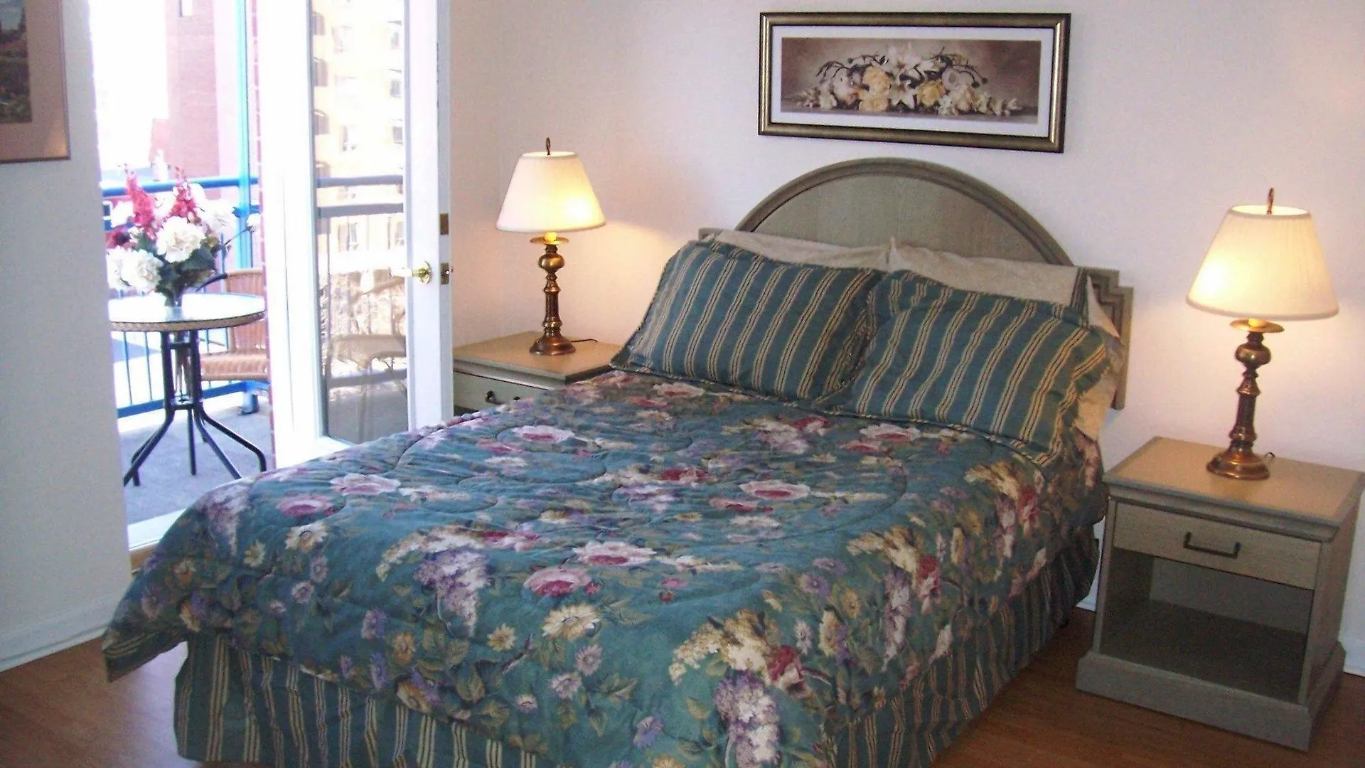 Byward Blue Inn Ottawa